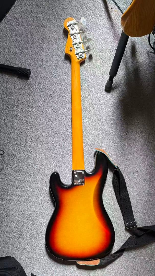 ベース Fender American Vintage II P Bass