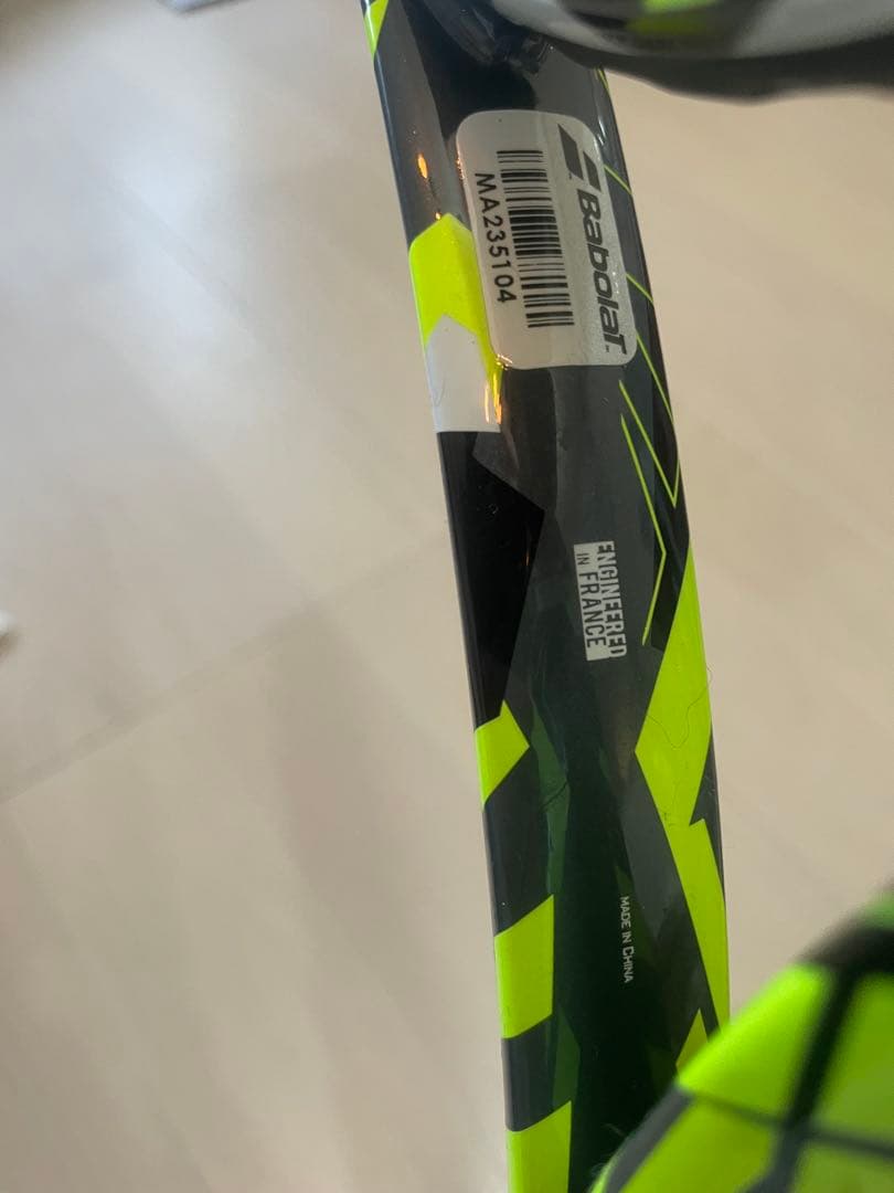 バボラ　ピュアエアロ　テニスラケット