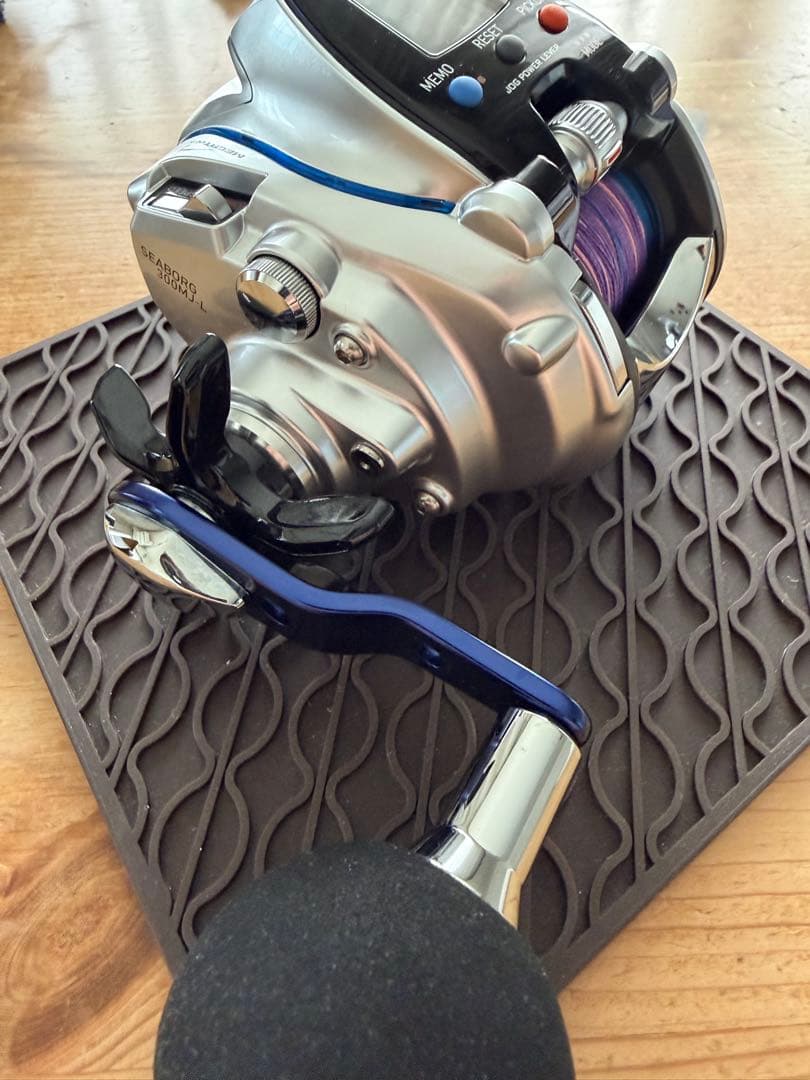 5時間使用の超美品　SEABORG 300MJ-Ｌ　電動リール シルバー/ブルー