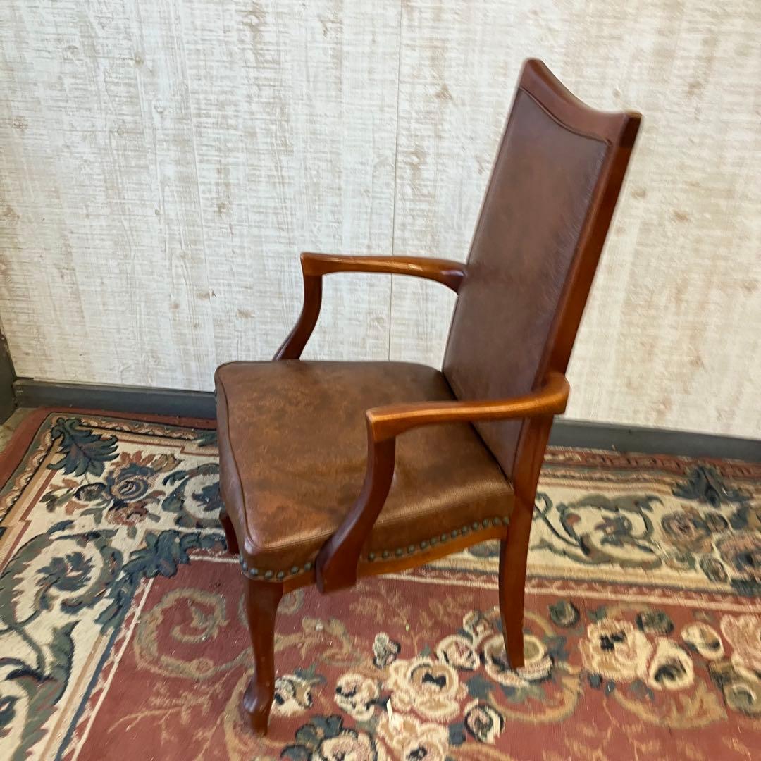 ④北欧レトロ マルニ 木製椅子 鋲打ちダイニングチェア ロビーチェアアームチェア