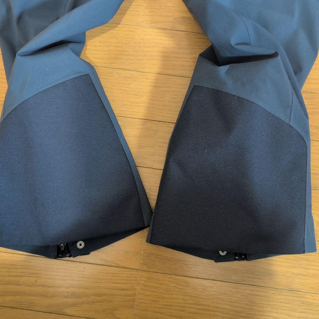 美品Goldwin上下スキーウェアMサイズ 2021-2022モデル