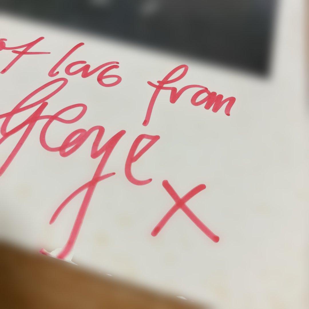 Gilbert & e サイン入りアート作品