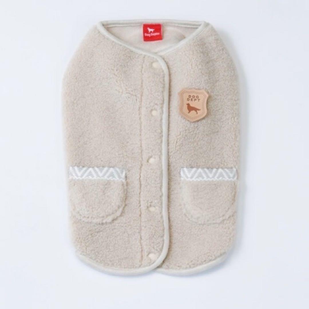 未使用に近い　ドッグデプト　エコムートンボア背中ボタンベスト　アイボリー　3L