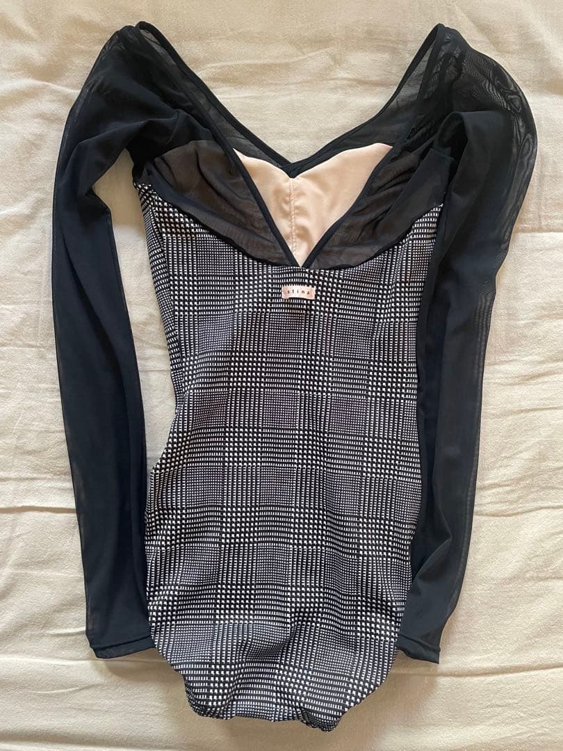 stina スティナ　チェック柄長袖レオタード