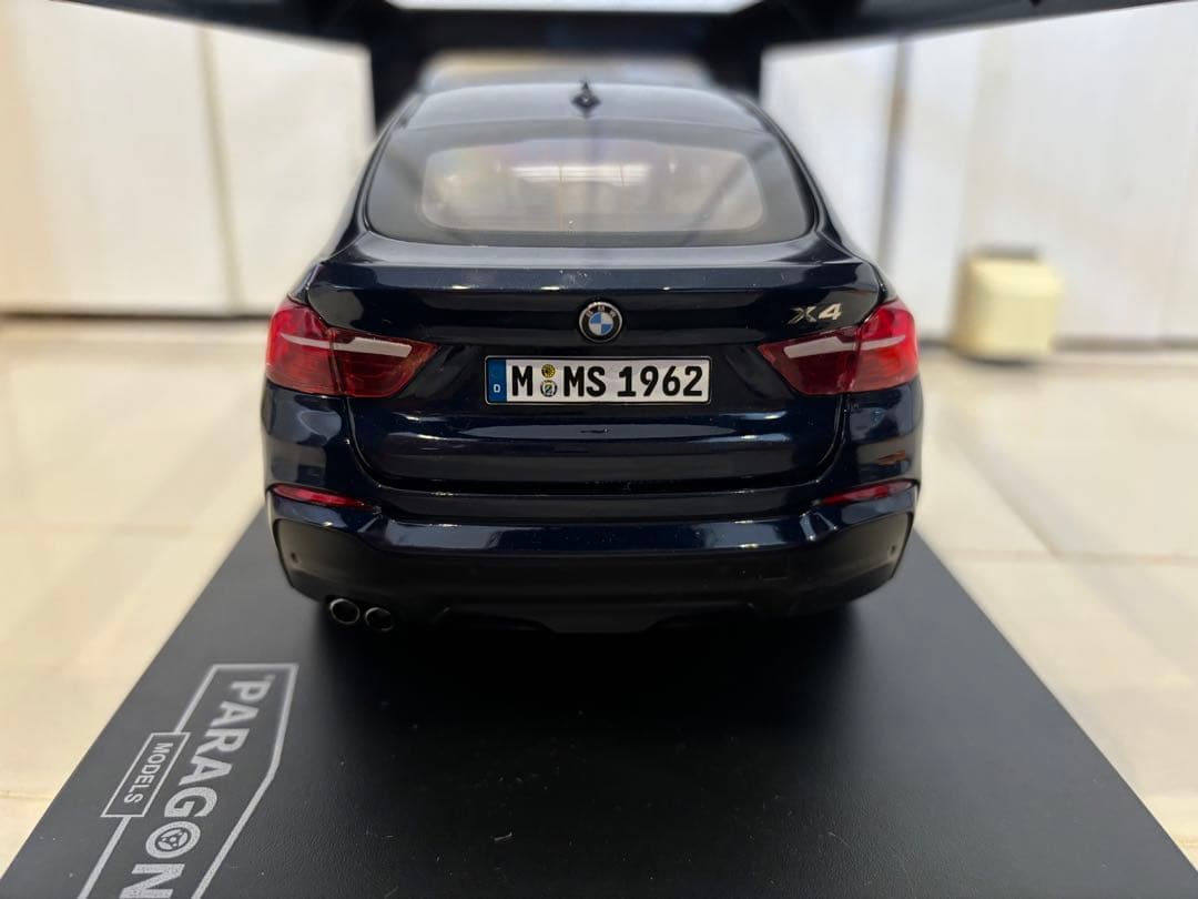  X4 F26 インペリアルブルー ミニカー Paragon 1/18