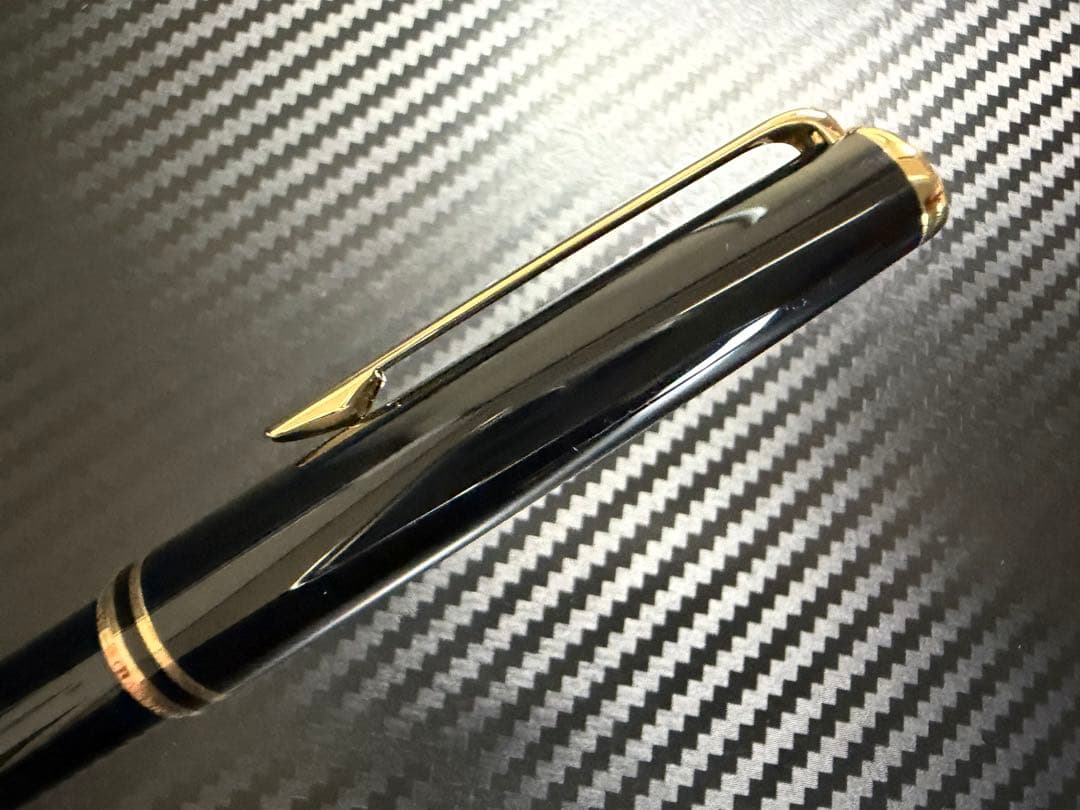 未使用に近い モンブラン クラシック ブラック ボールペン