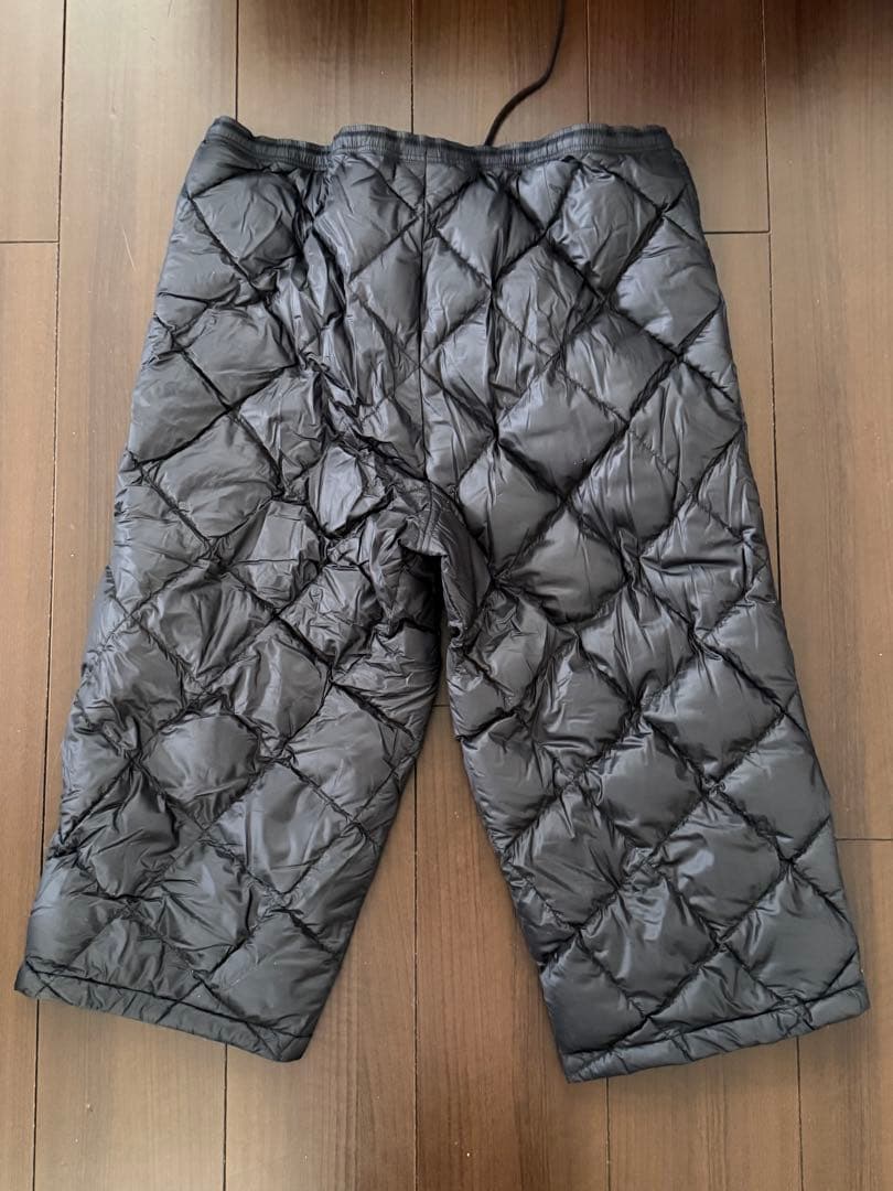 モンベル　ダウンパンツ　ニーロング　ハーフパンツ　ダウンハーフパンツ