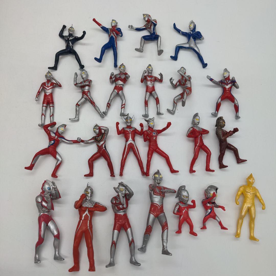 ウルトラマン　キャラエッグ　フィギュア
