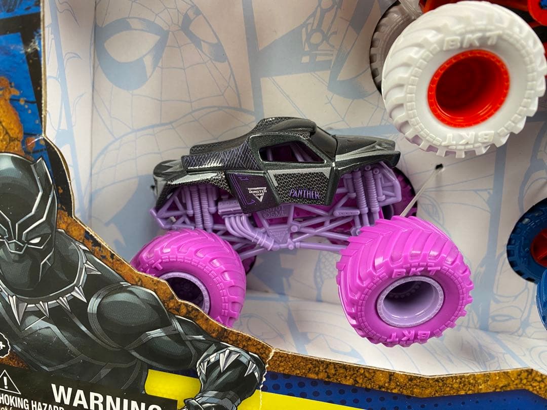 MONSTER JAMモンスター ジャムMARVEL HEROES TRUCKS