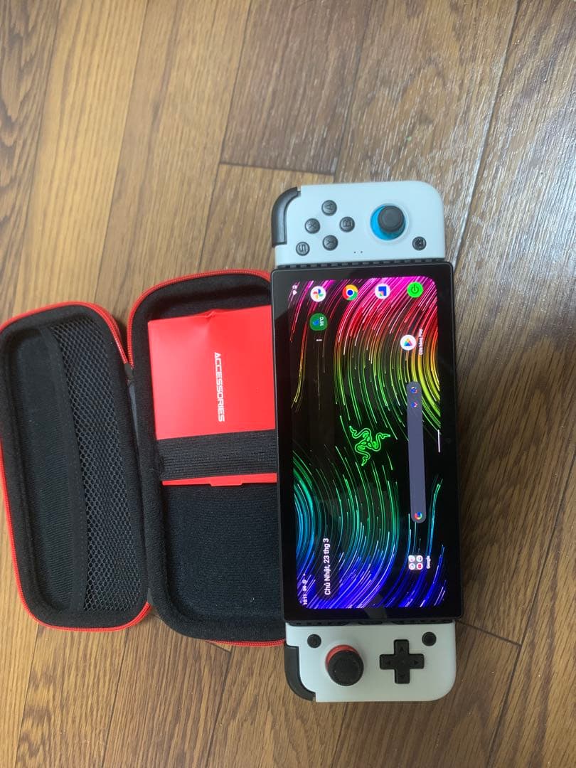 Razer Edge ゲームハンドヘルド + GameSir X2 ケース