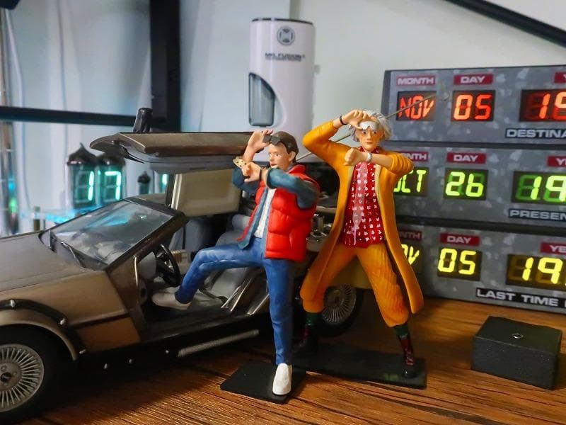 バックトゥザフューチャー 1/18 フィギュア マーティ マクフライ フィギュア