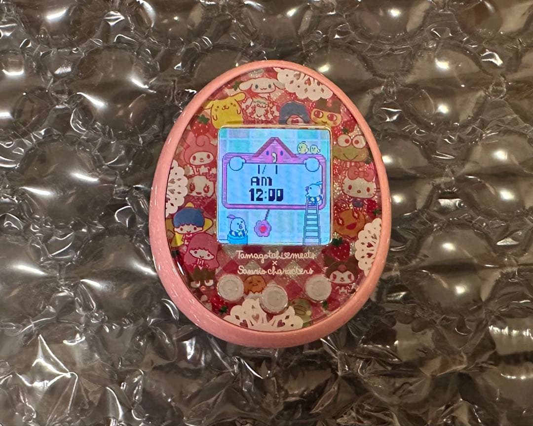 バンダイ　たまごっちみーつ サンリオ ピンク＆ネックストラップ2点セット