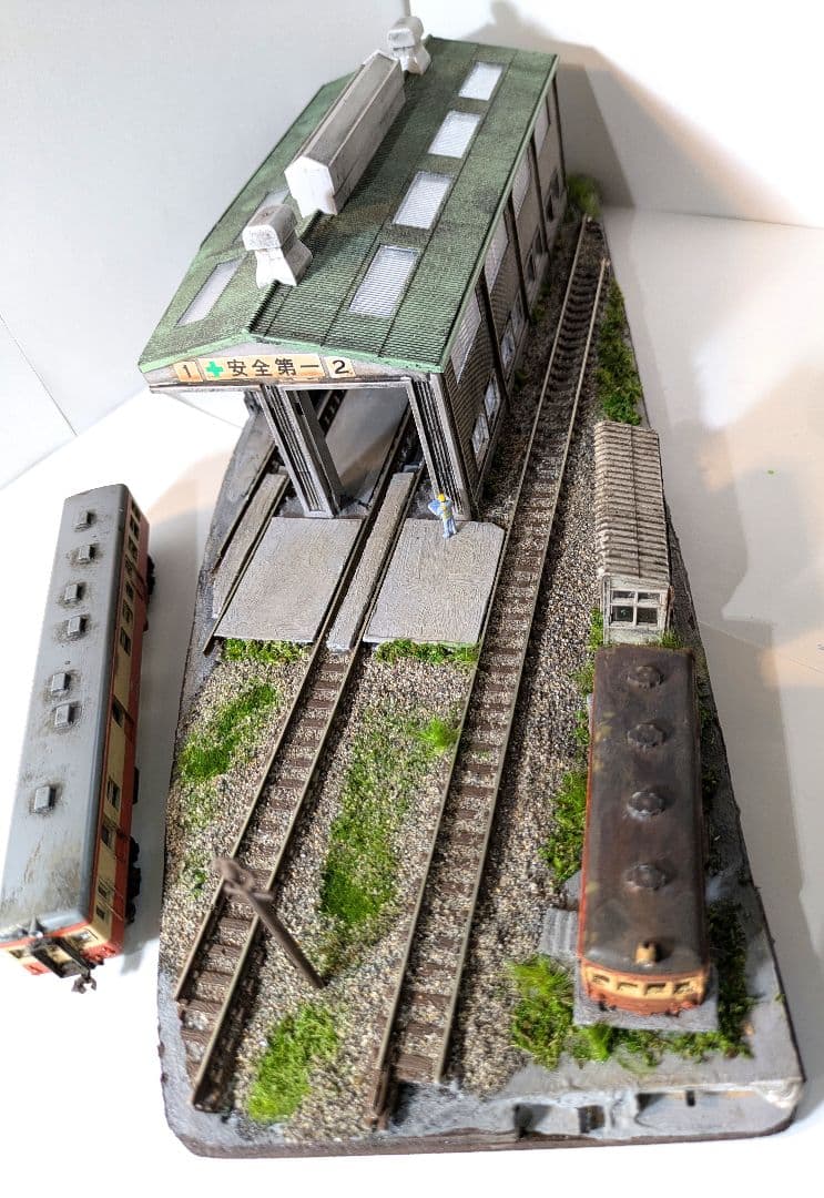 E*O様 Ｎゲージ・ジオラマ展示台【ディーゼル機関庫】※車両付き