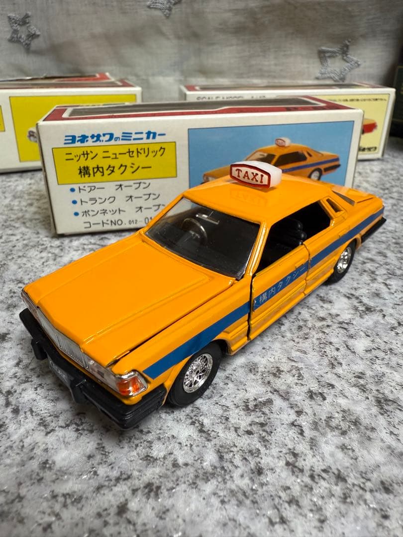 ダイヤペット　タクシー四種　日産セドリック　ニュークラウン