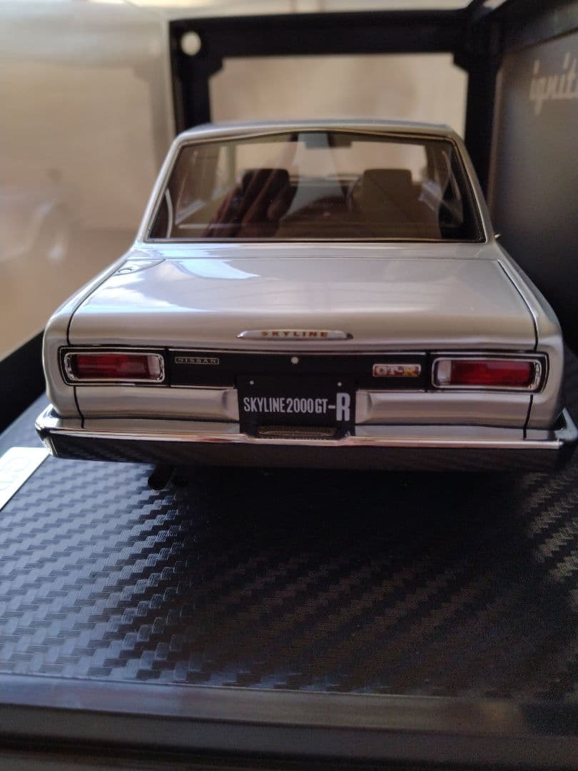 1/18 ニッサン スカイライン 2000 GT-R PGC10 シルバー