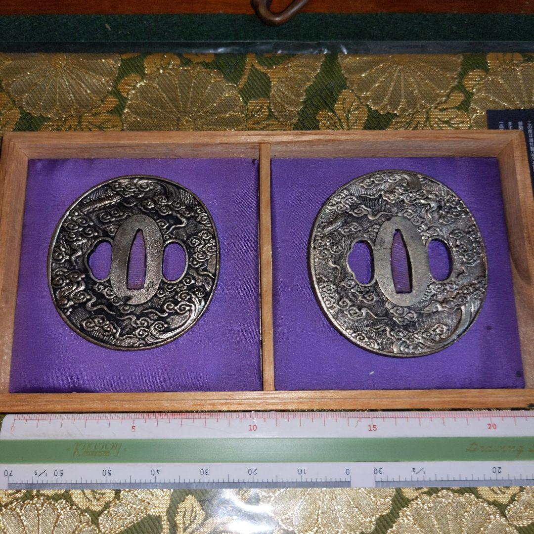 刀剣鐔　一対　木箱入り