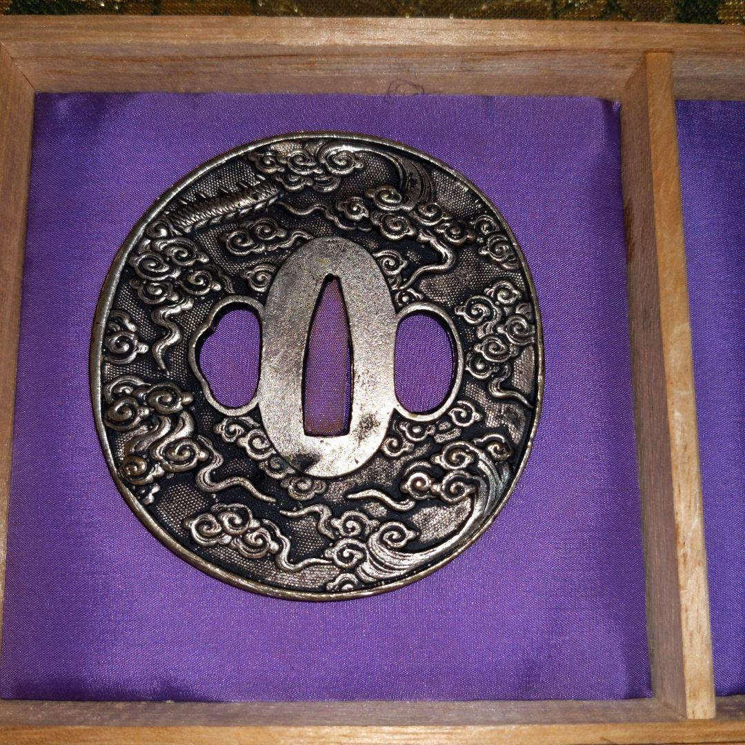 刀剣鐔　一対　木箱入り