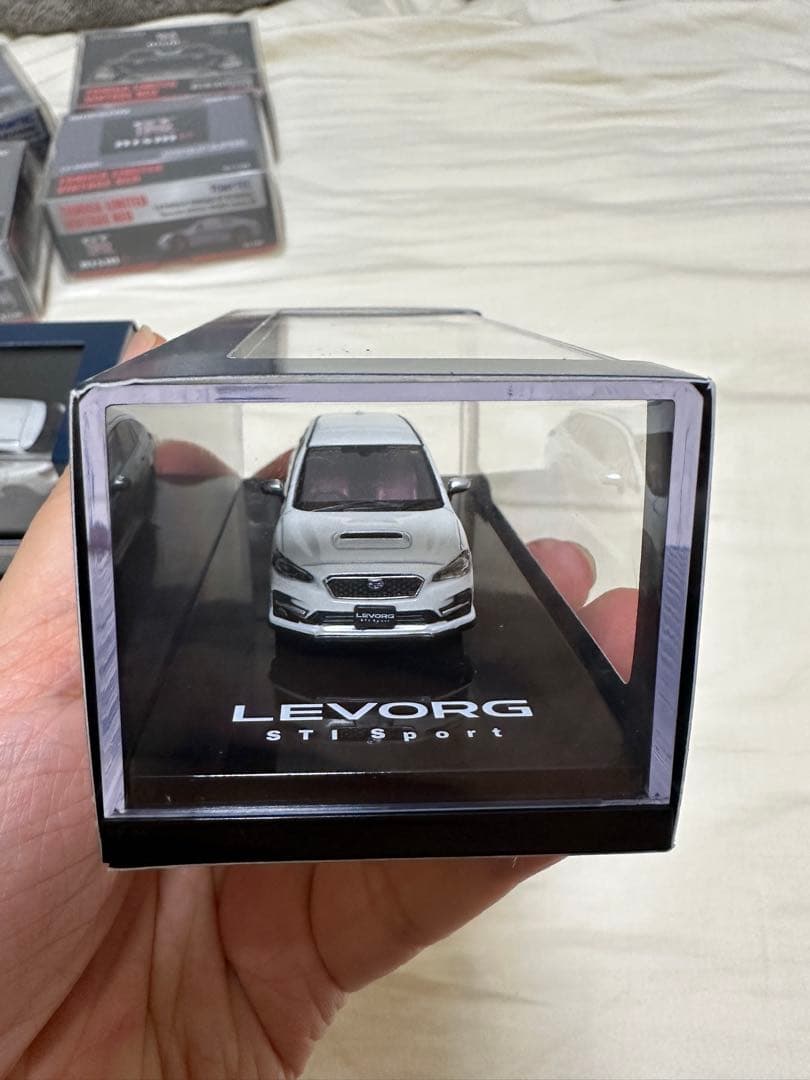 1/64 ミニカー　ボビージャパン　レヴォルグ　セット。
