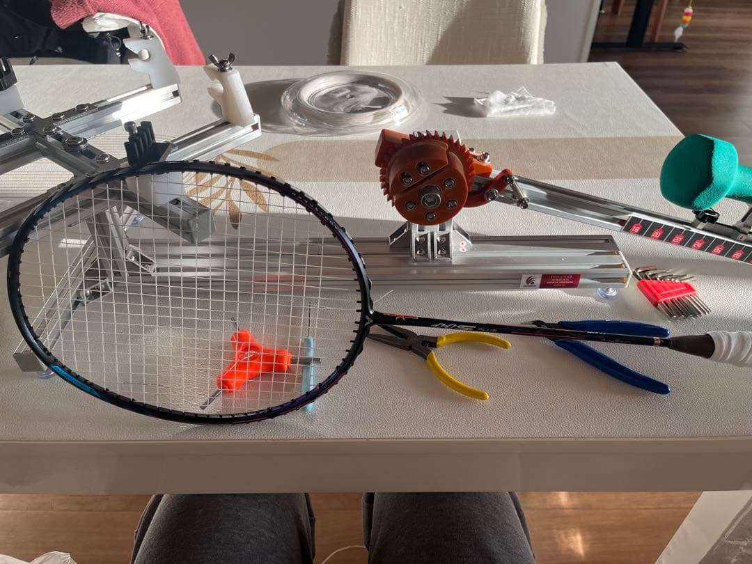 【即売り切れ予告】ストリングマシン　バドミントン　重錘式 ガット張り機