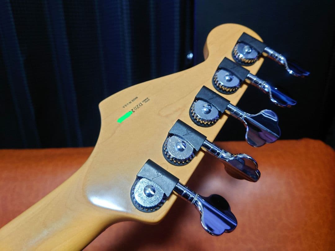 ベース Fender American Deluxe Precision Bass V