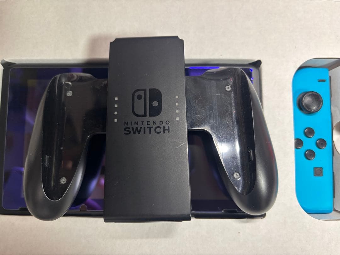 Nintendo Switch 本体 青と赤のジョイコン