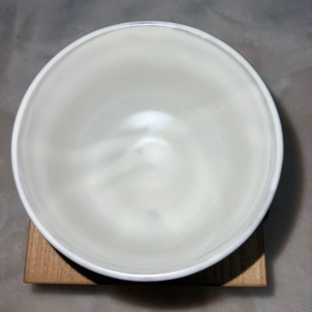 菊桐文 茶碗／共箱付き・作家物（箱書きあり）