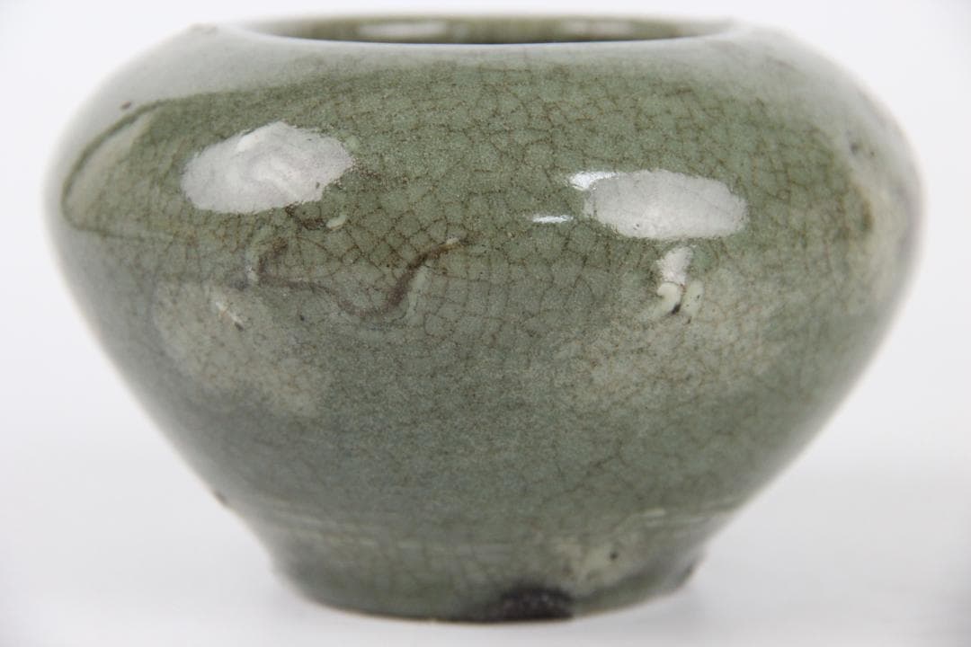 高麗時代後期（14世紀）青磁 象嵌 小壺　雲鶴文系　高麗青磁 FF01-09