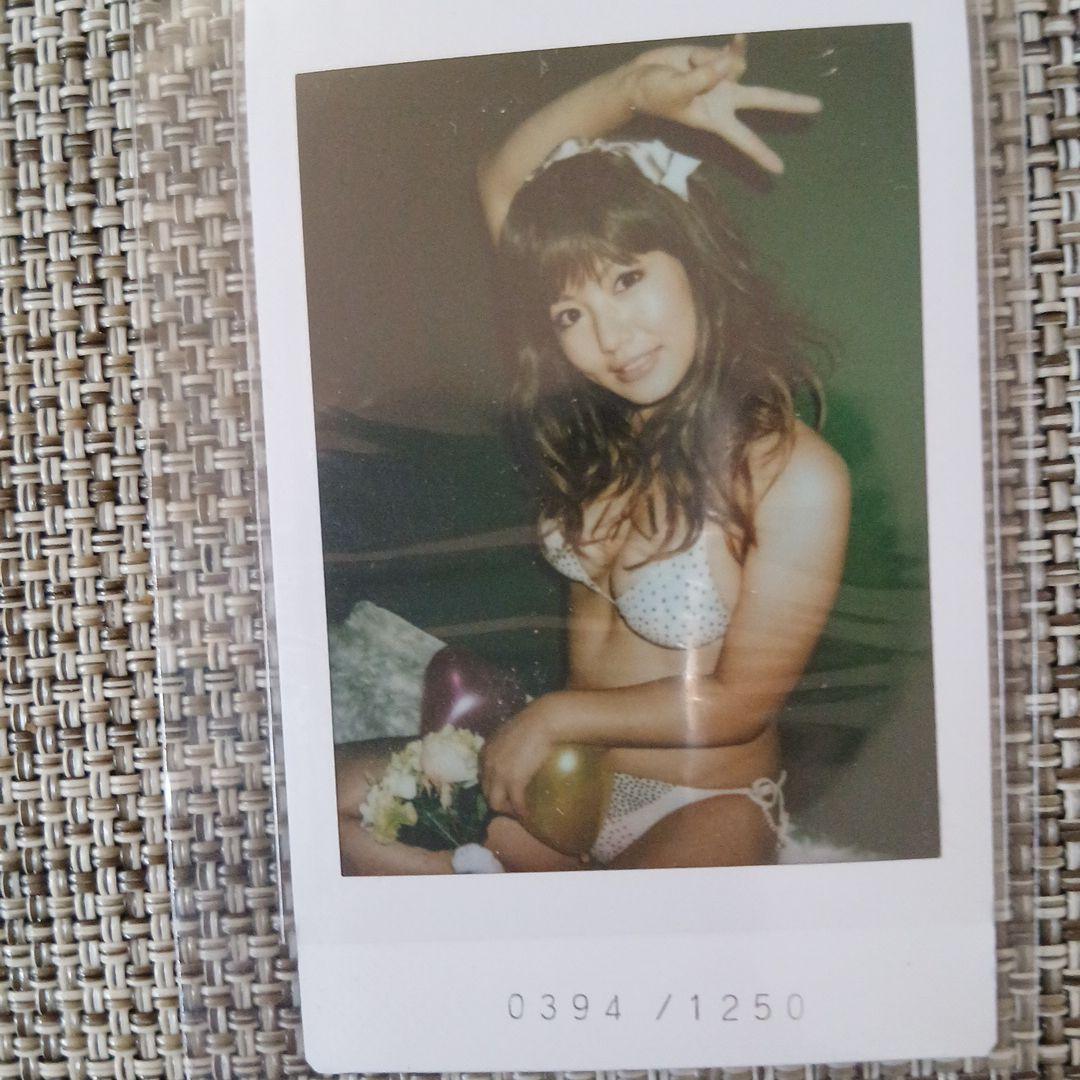 岩槻千夏　チェキ　水玉ビキニ ピースサイン 写真 0394/1250