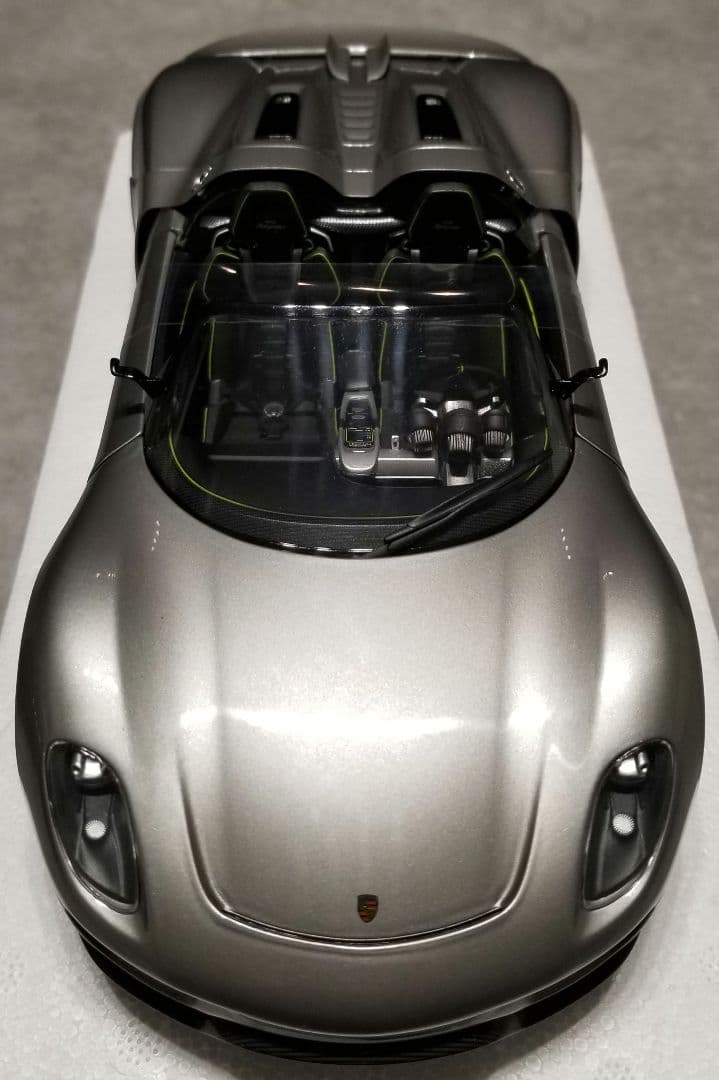 【新品未使用】MINICHAMPS 1/18　ポルシェ 918 スパイダー