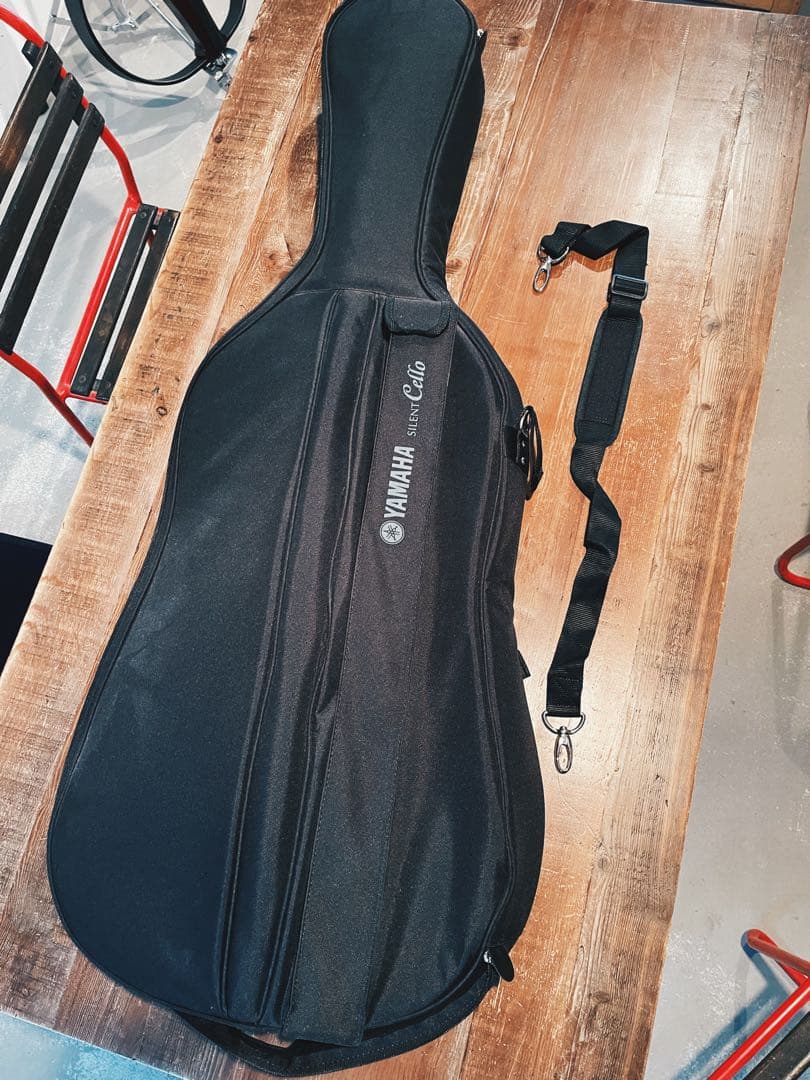 ほぼ未使用　サイレントチェロ　YAMAHA SVC110S　スタンド付