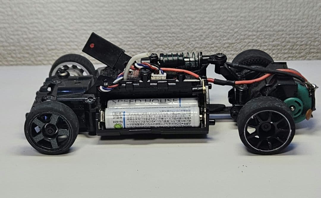 ミニ四駆モーター積載 MR-03W シャーシ ボディ2個付き 赤色灯点灯 改造品