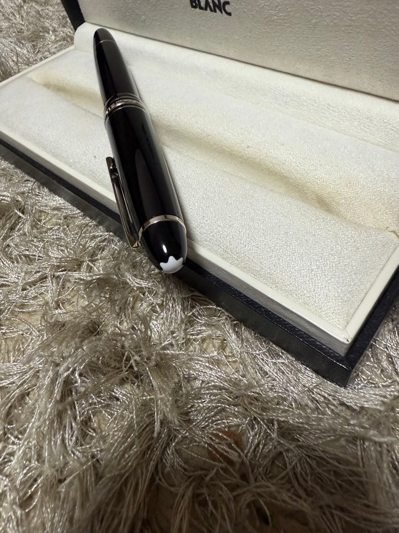 MONTBLANC ブラック ボールペン 本体　替え芯2本付き