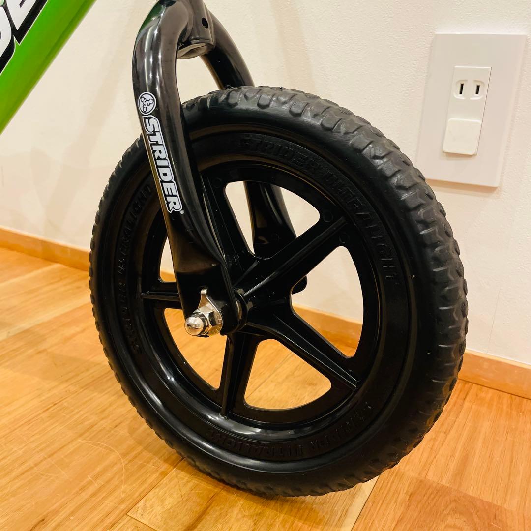 ストライダー バランスバイク 緑 キックバイク 自転車 子供