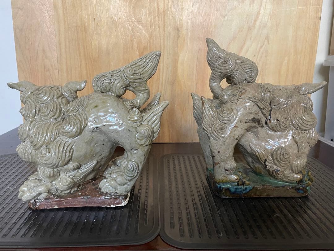 希少　島常賀　台付シーサー白土ペア　阿吽　壺屋焼　名工　沖縄