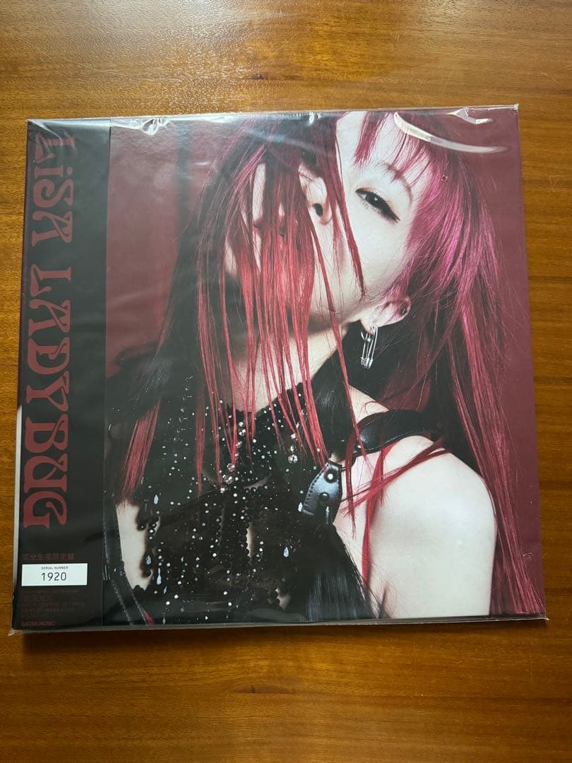 LiSA 限定品セット8点＋レコードLADYBUG +おまけポスター&ステッカー