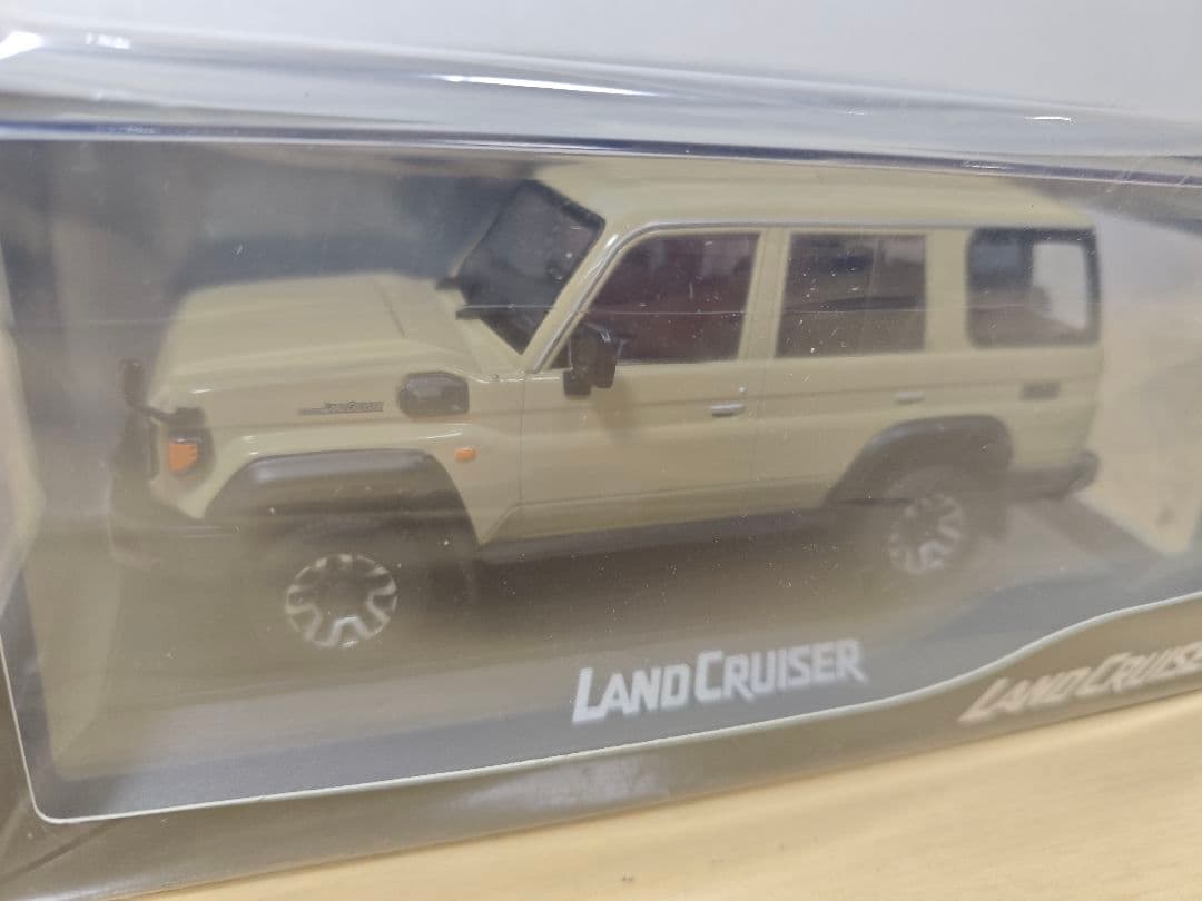 【値下】ランドクルーザー70 ミニカー 非売品 カラーサンプル ４Ｅ９ベージュ