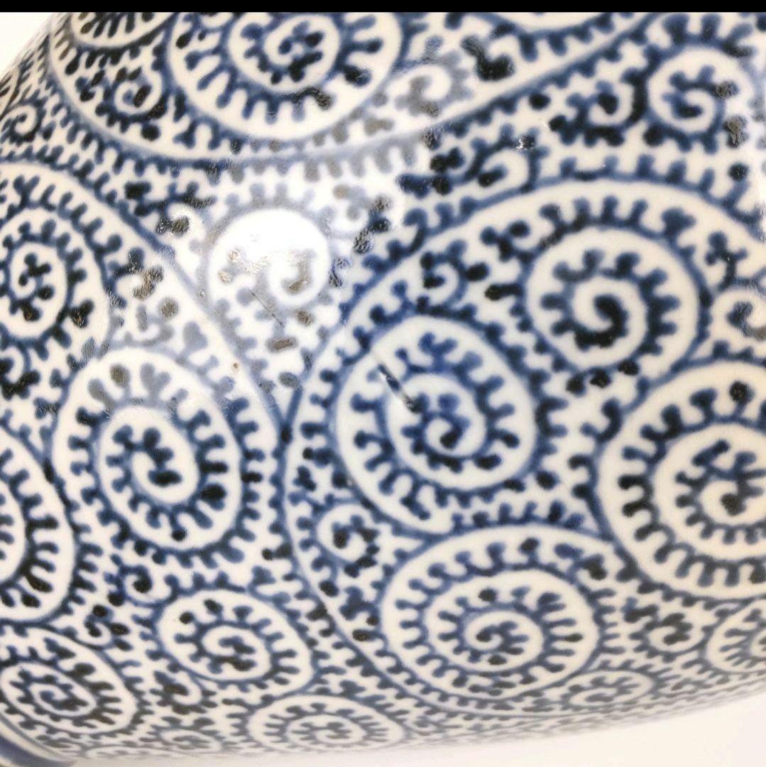 お値下げしました、古伊万里　染付　蛸唐草　沈香壺