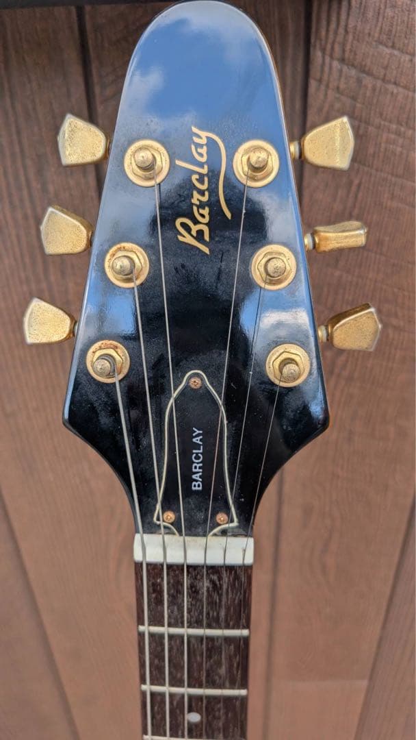 Barclay V型エレキギター オレンジ