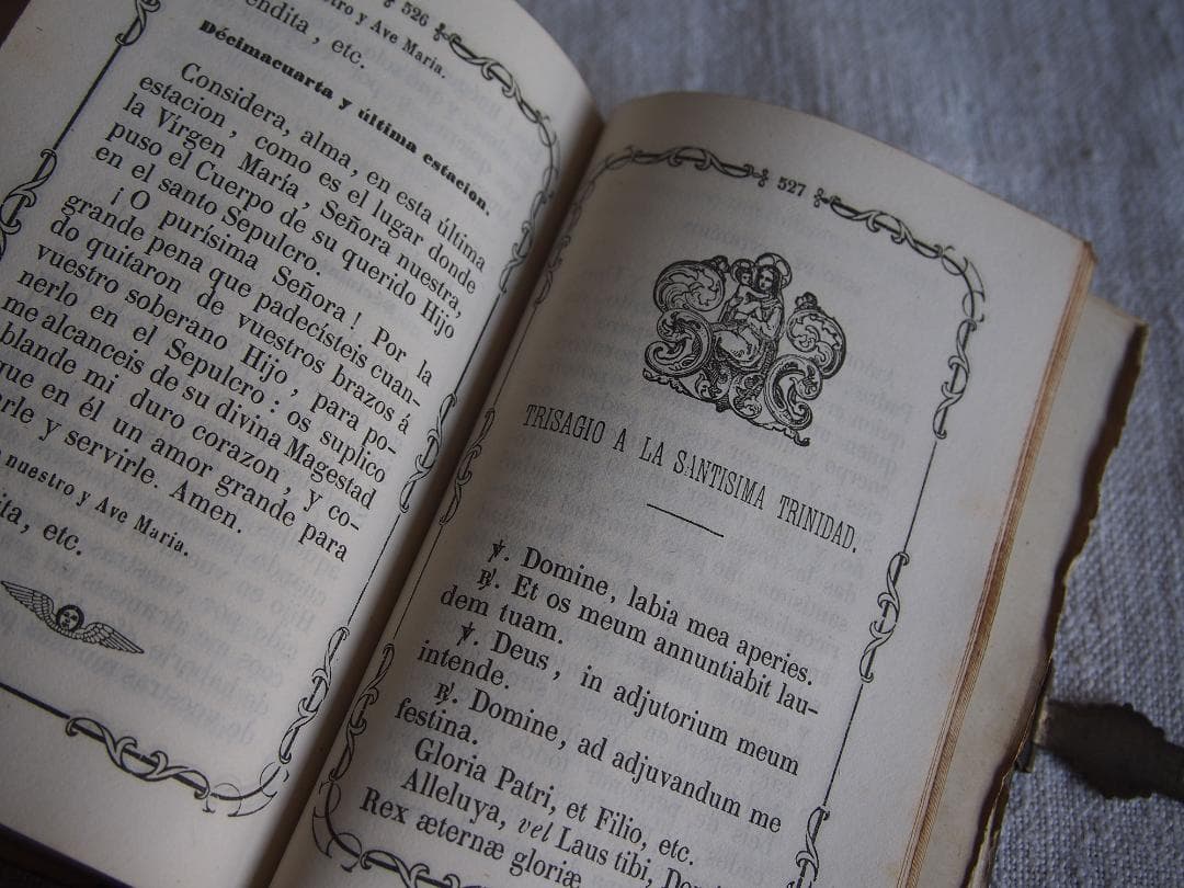 ミサ典礼書 白蝶貝象嵌と金彩装飾の古い本 留め金付きのカトリック祈祷書/K370