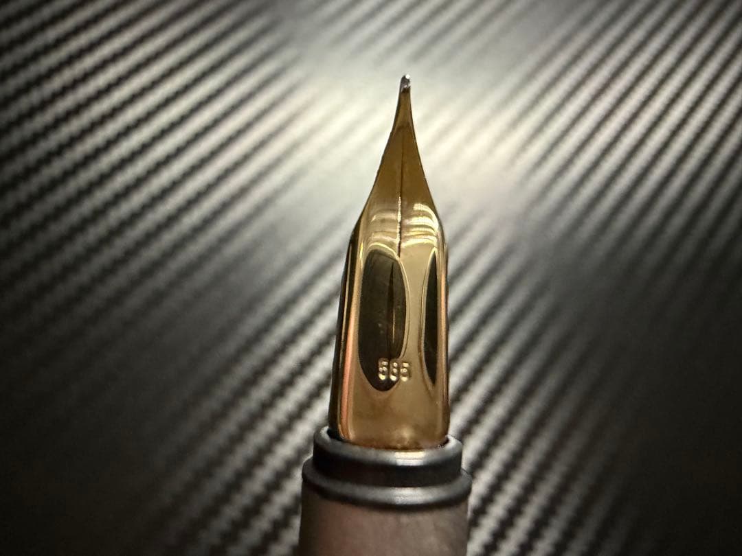 未使用に近い モンブラン ノブレススリムライン EF 極細字 万年筆 14金