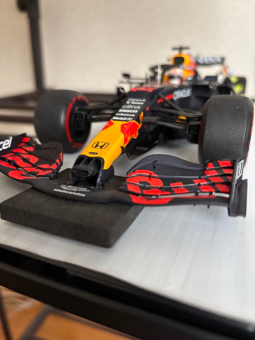 スパーク　1/18 レッドブル　rb16b フェルスタッペン　難あり