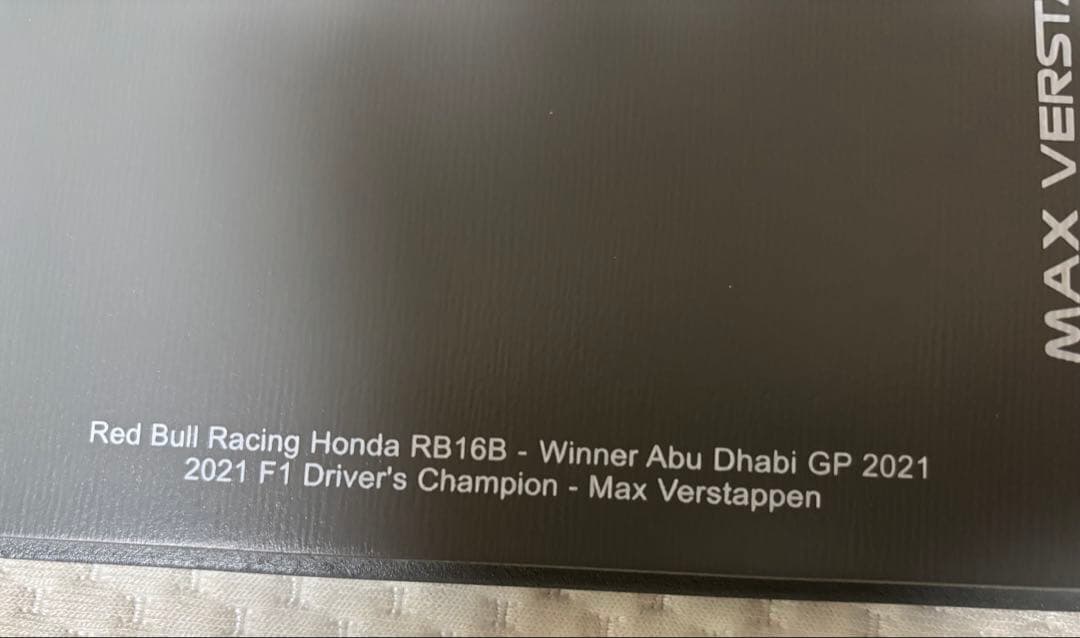 スパーク　1/18 レッドブル　rb16b フェルスタッペン　難あり