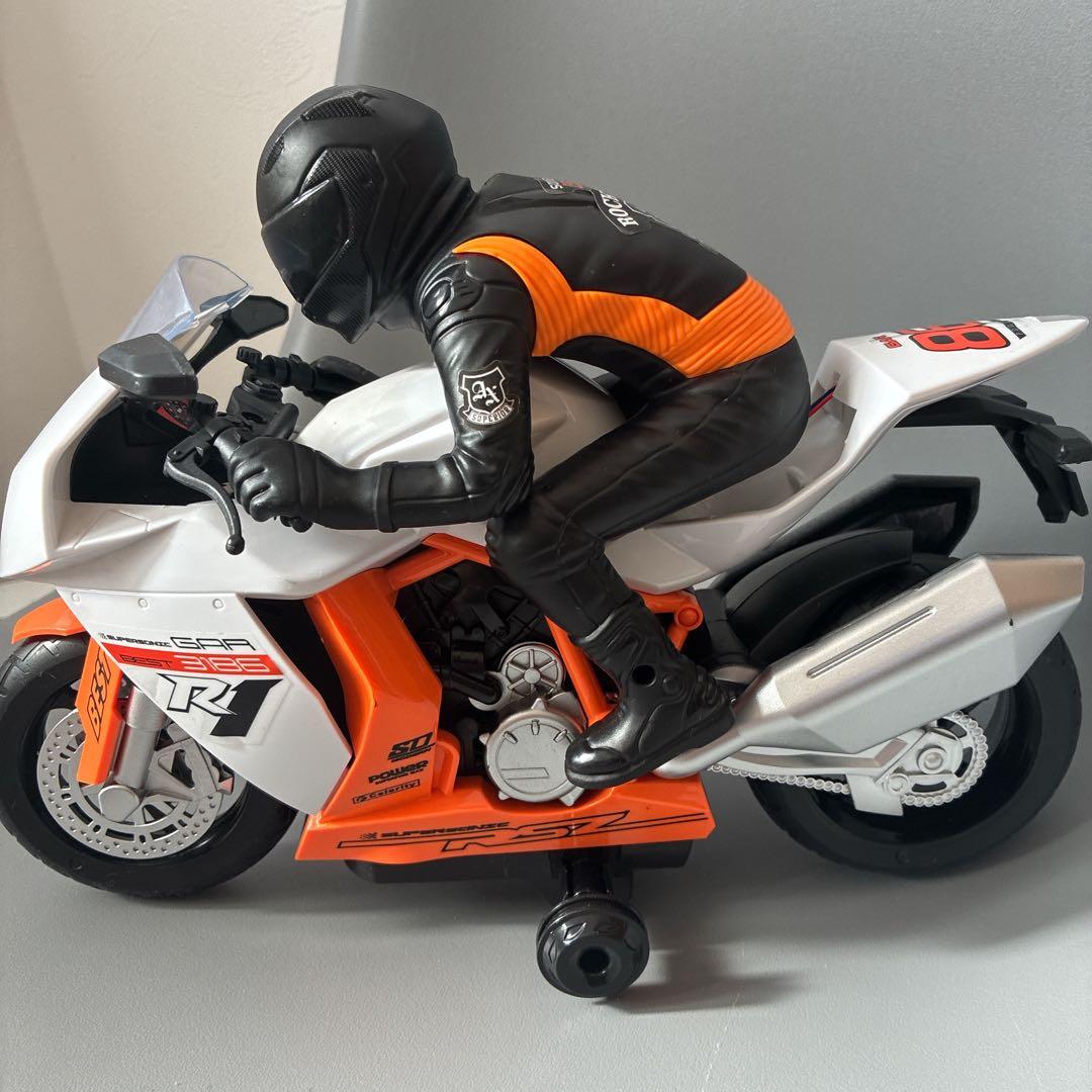 R1 1/6スケール リモコン　オートバイ スタントカー　ワイヤレス　ラジコン