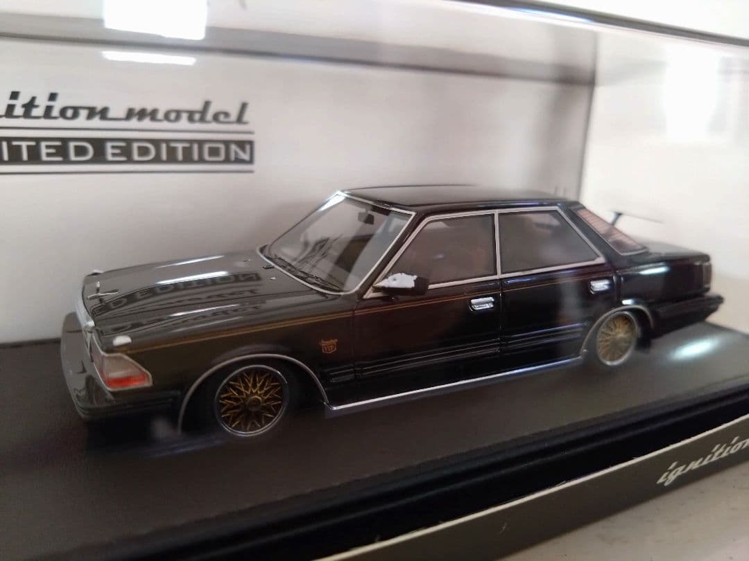 イグニッションモデルY30 グロリアVIP 1/43