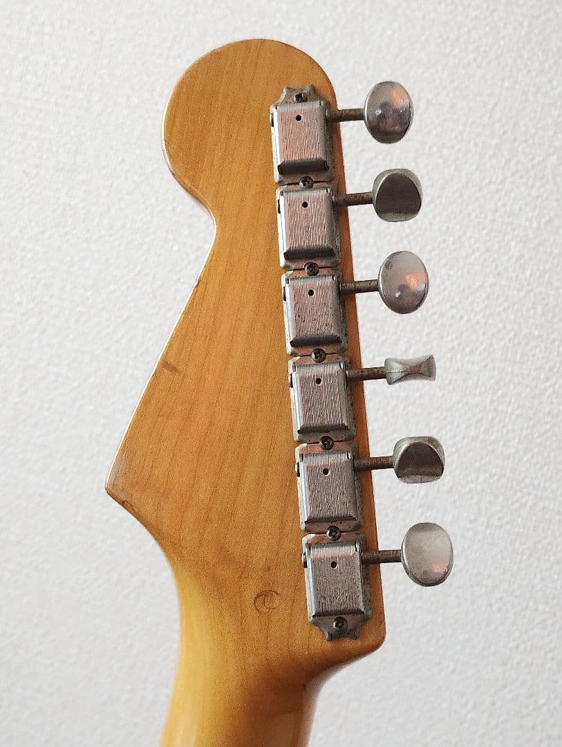 コンポストラト　ストラトキャスタータイプ　手巻きピックアップ　USED