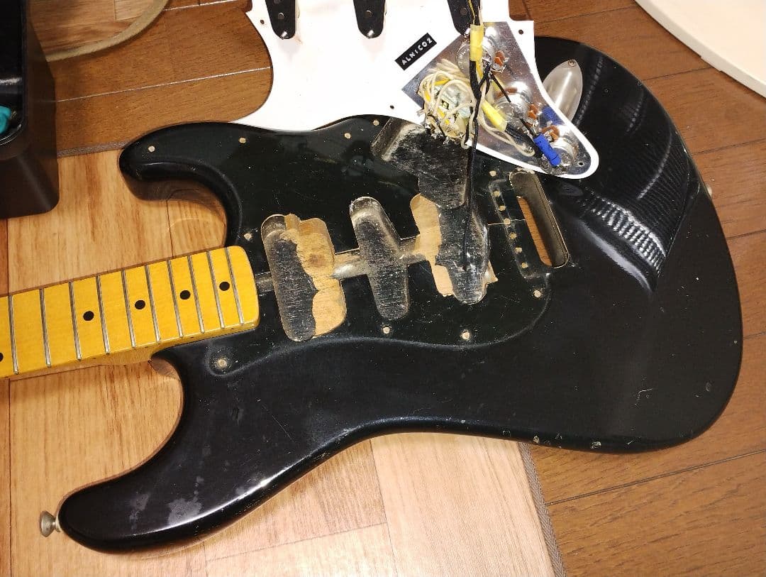 コンポストラト　ストラトキャスタータイプ　手巻きピックアップ　USED