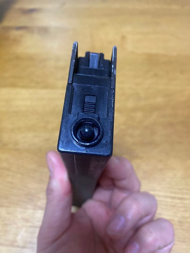 東京マルイ次世代電動ガン　M4系ノーマルマガジン　カスタムバンパー付き