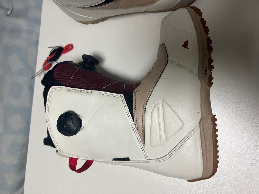 Burtonスノーボードブーツ 男性用