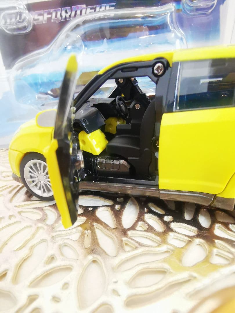 トランスフォーマー オルタニティ バンブル SUZUKI SWIFT SPORT