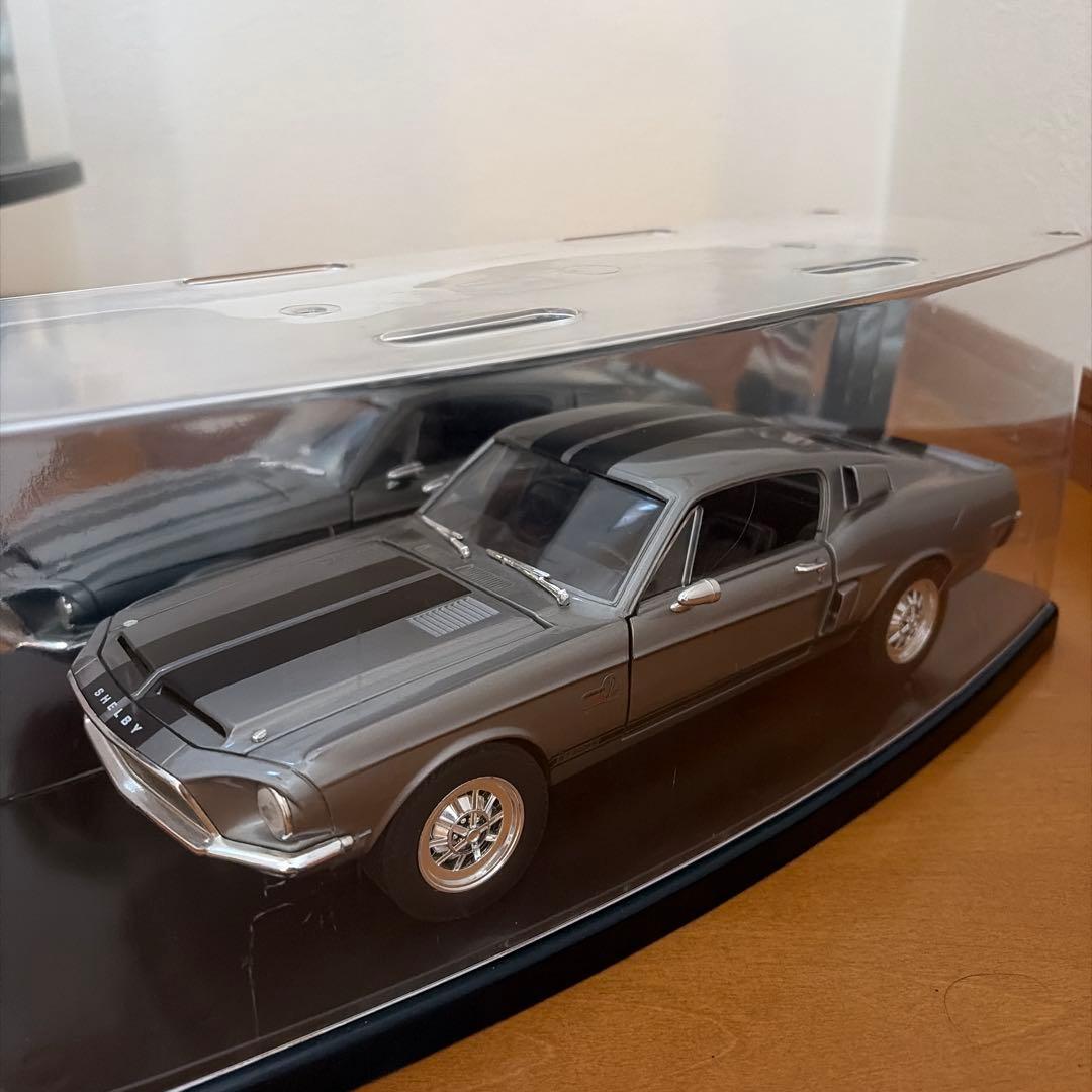 ポ*ー様 ミニカーセット キャデラック フェレディZ シェルビー 1/18